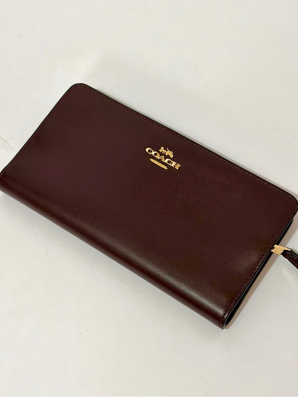Coach Smooth Leather Skinny Zip Vintage Kiss-lock Wallet in Oxblood/Gold Hardw